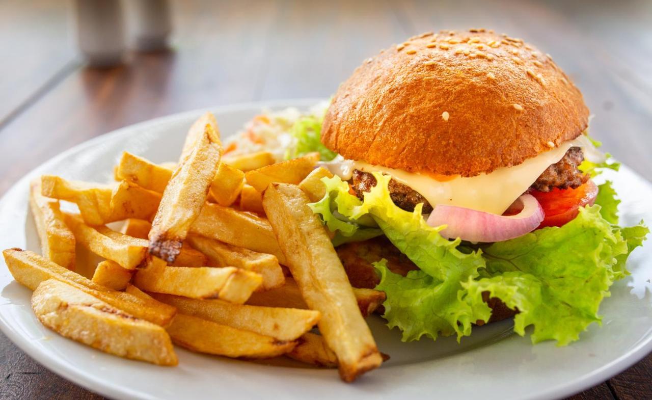 ווליגאמה Dorian Guest House And Restaurant מראה חיצוני תמונה
